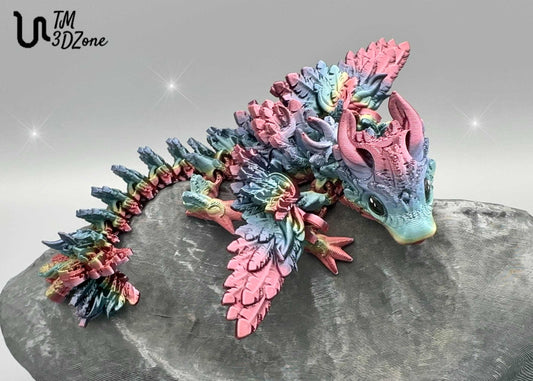 Baby Mond Drache mit Flügeln in Regenbogenfarben - Baby Mond Drache mit Flügeln - TM Zone Shop