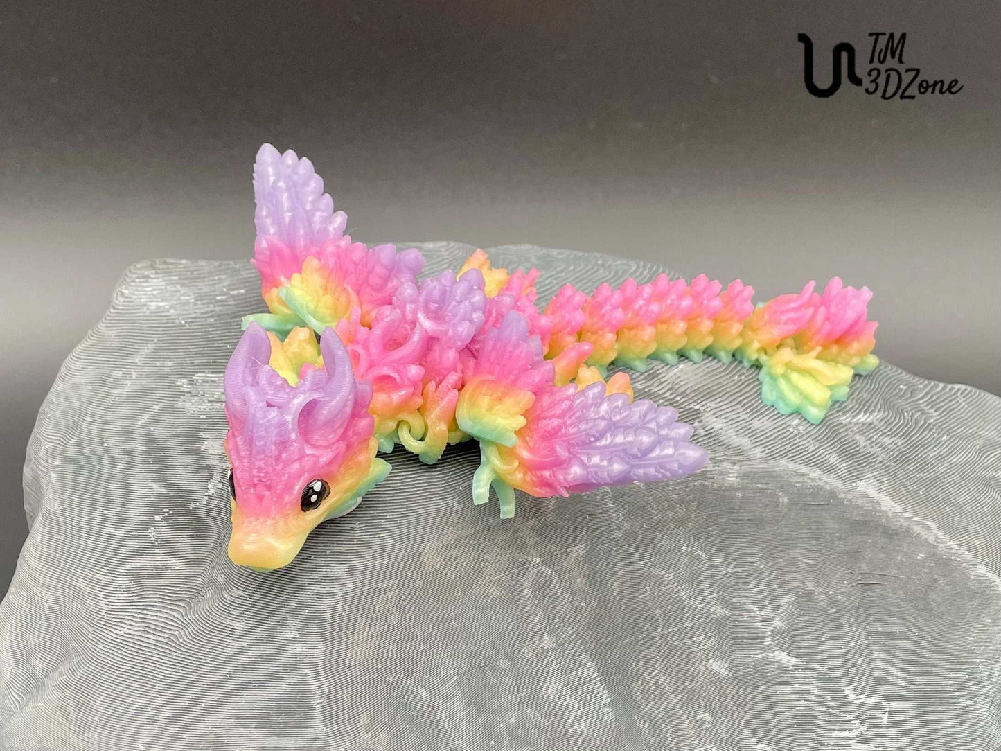 Leuchtender geflügelter Baby Mond Drache in Regenbogenfarben - Leuchtender geflügelter Baby Mond Drache - TM Zone Shop